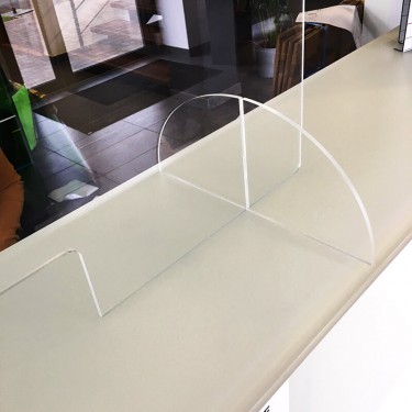 VITRE ECRAN PROTECTION PLEXIGLASS TRANSPARENT 35X45CM COMPTOIR ACCUEIL  RÃâCEPTION SEPARATION LATÃâRALE BOUCLIER HYGIAPHONE A02