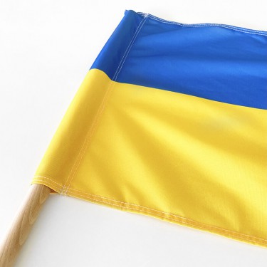 Drapeau de l'Ukraine sur hampe